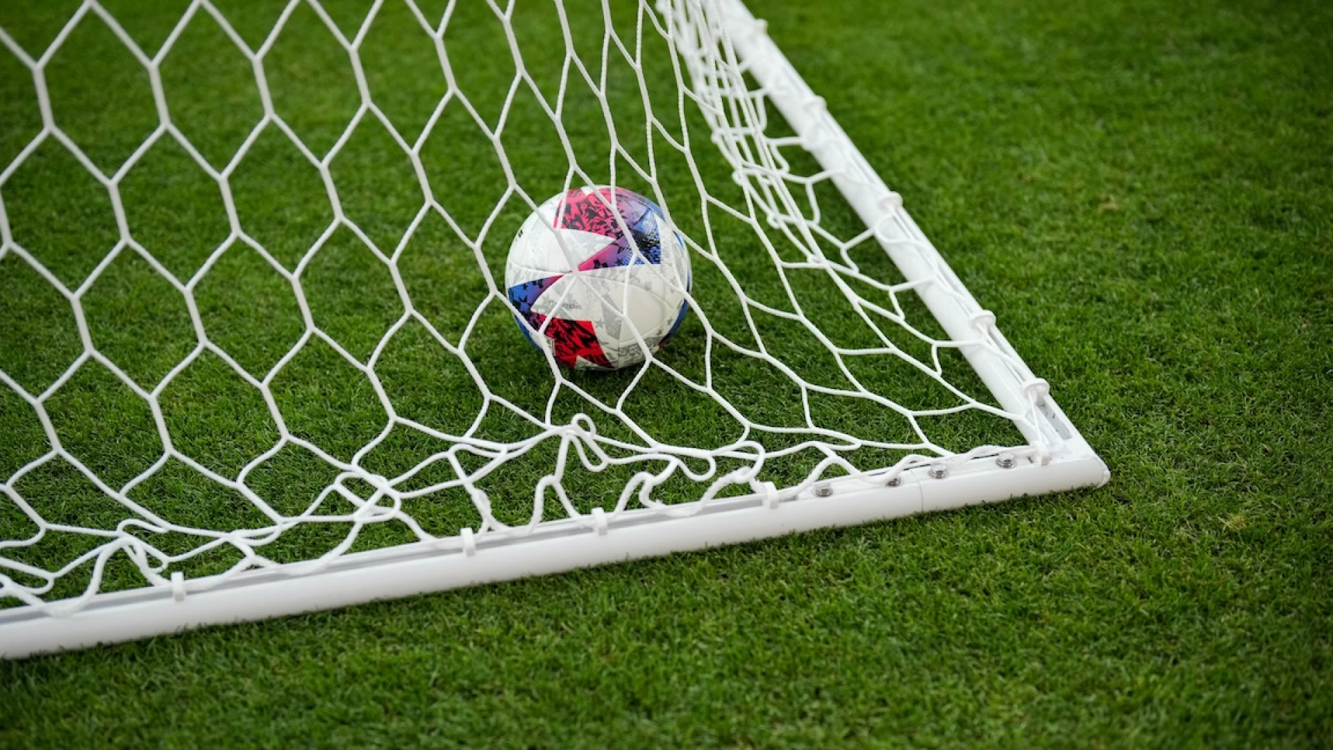 Exciting Matchup: Rangers vs. PSV with Three US Internationals