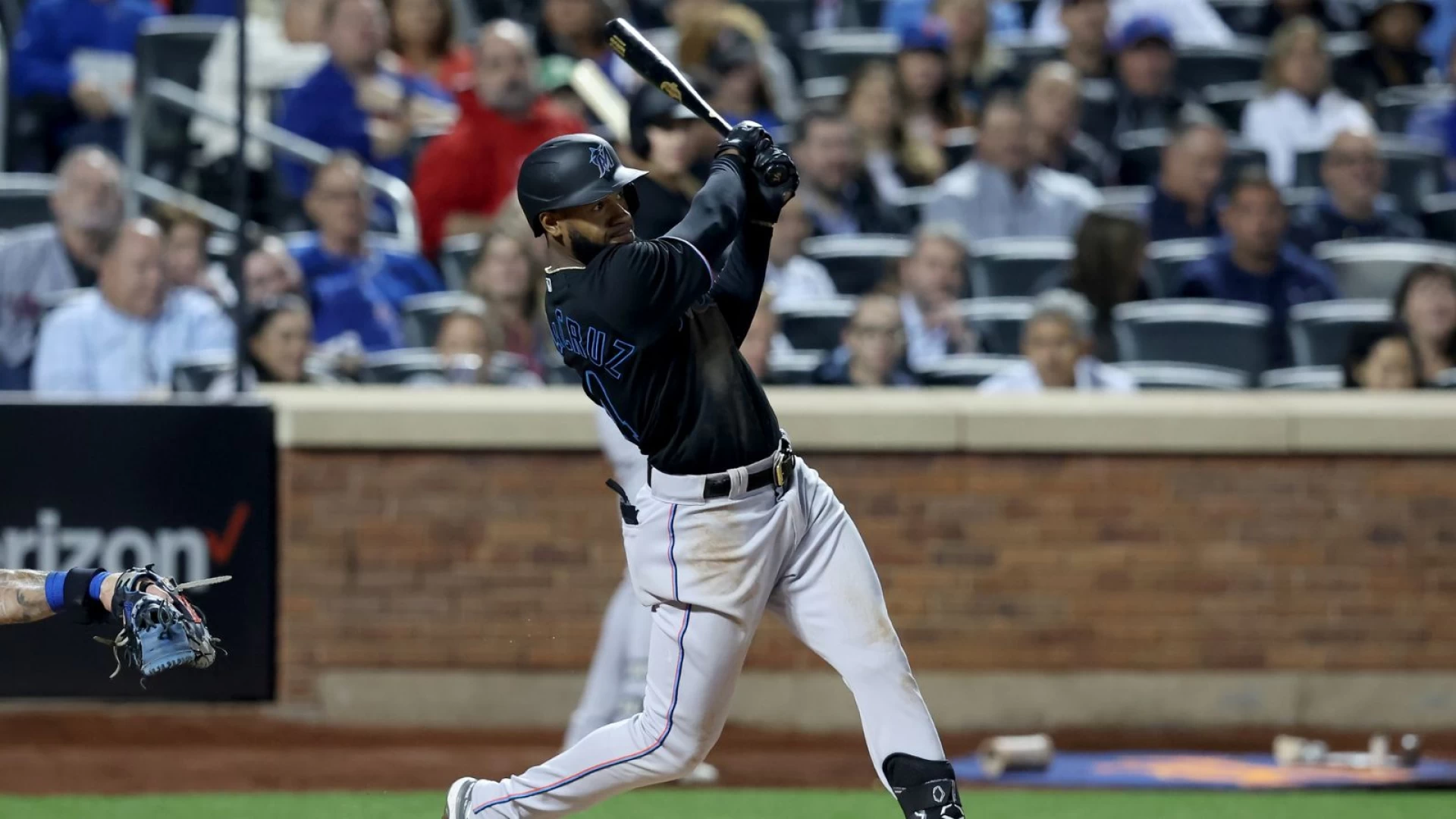 NL Wild Card Race: Marlins, Reds Looking to Secure Final Spot