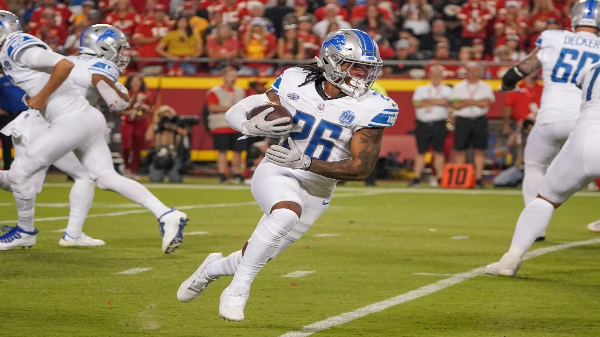 Running Back Battle: Jahmyr Gibbs vs David Montgomery