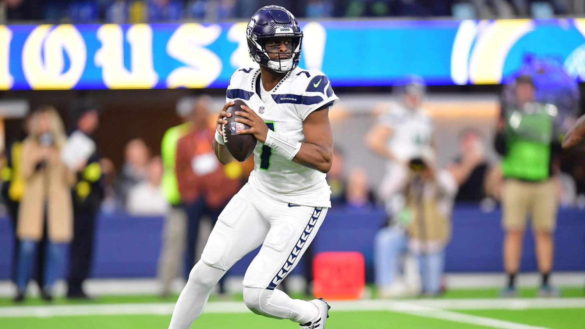Analyzing Seattle Seahawks' Bounce-Back: Spread & Offensive Plan