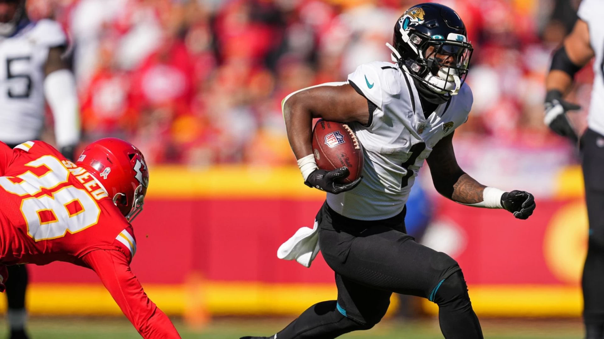 NFL Week 10 DFS RB Preview: What RB's Should You Take?