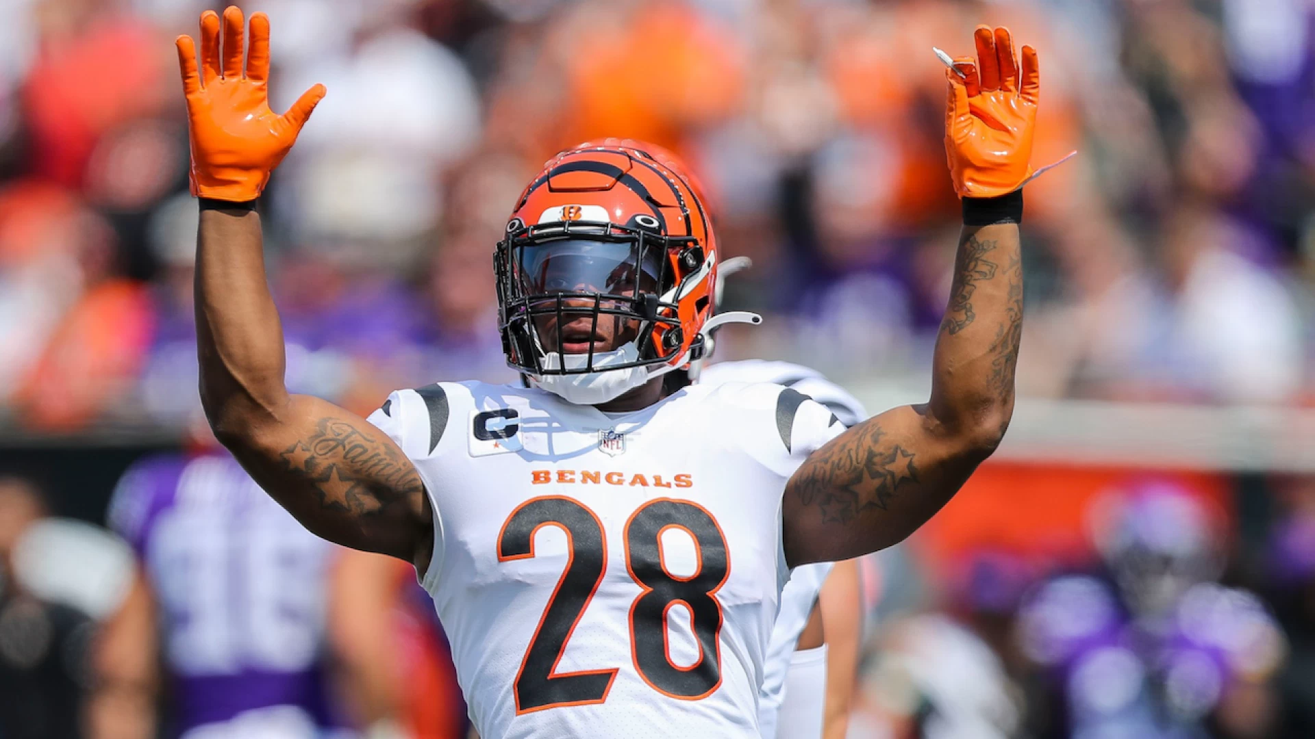 Joe Mixon: Can His Fantasy Football Points Exceed 15 in Week 10?
