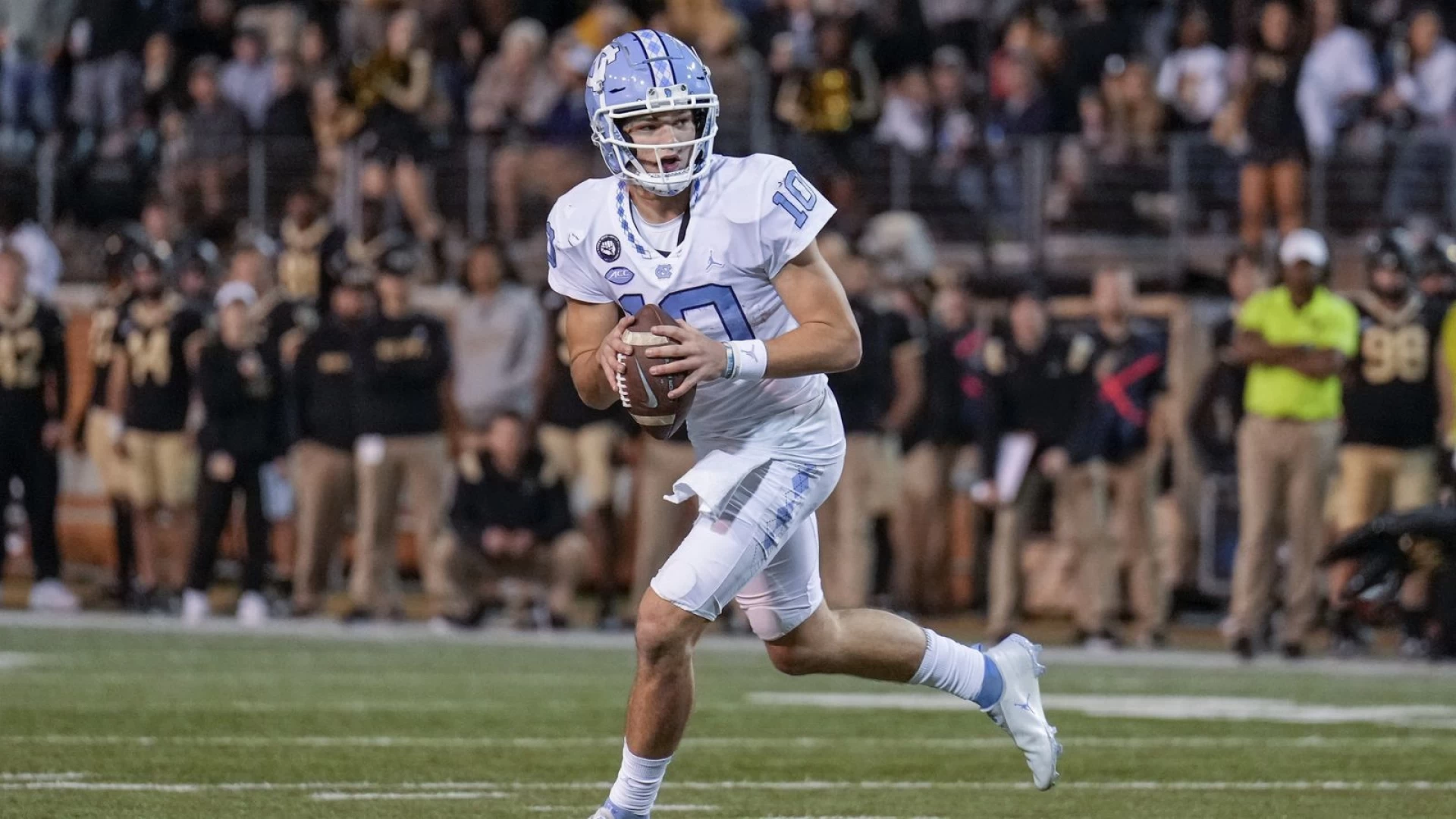 NFL 2024 Draft: Top Teams, QBs to Watch - Early Predictions