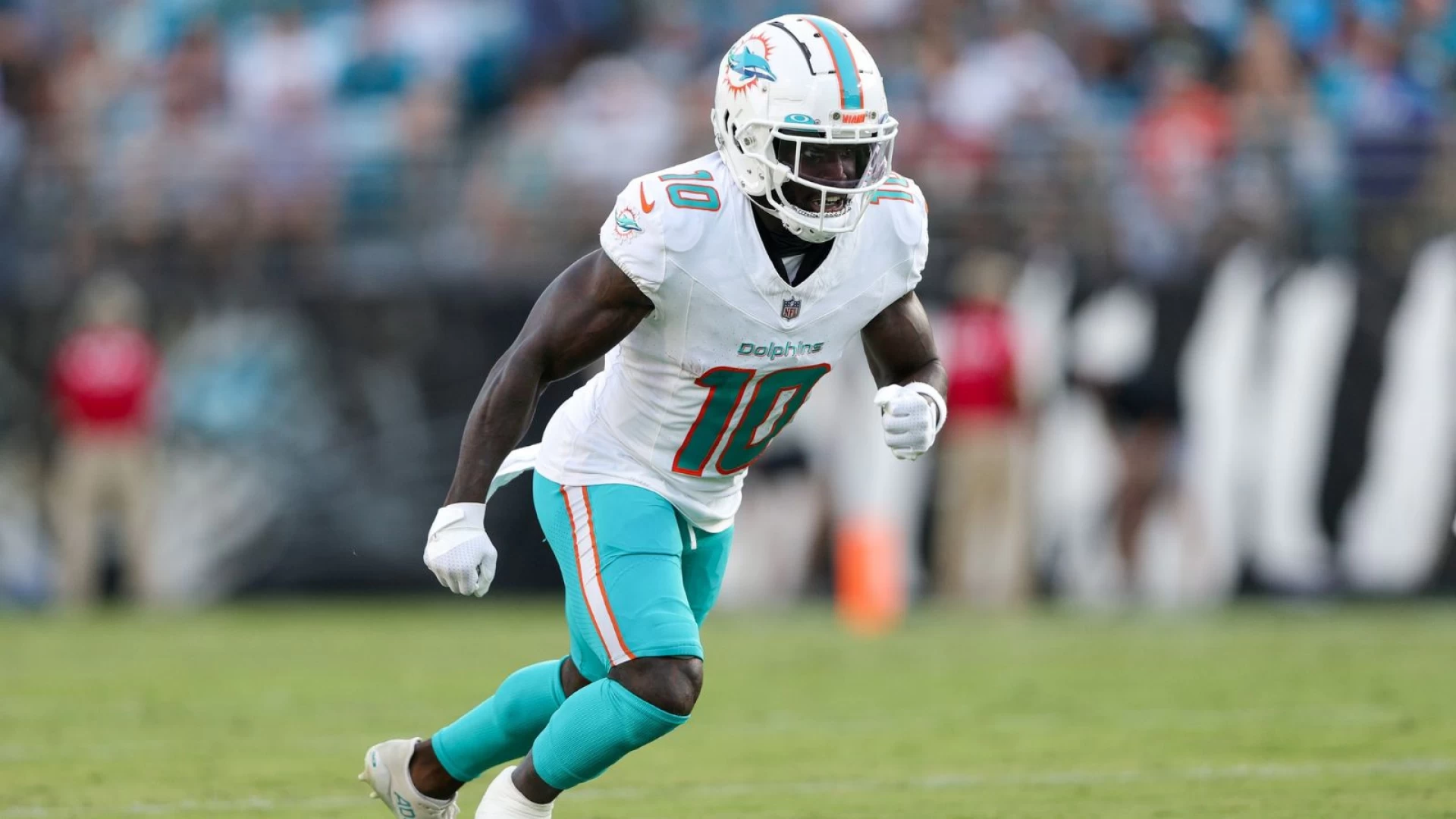 Early 2024 Wide Receiver Rankings: Tyreek Hill, CeeDee Lamb