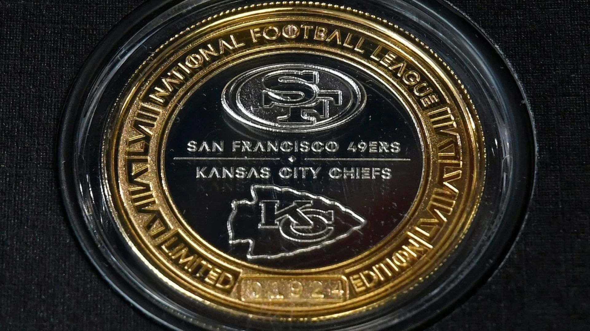 Super Bowl Coin Toss Analysis: Heads or Tails for the Big Game?