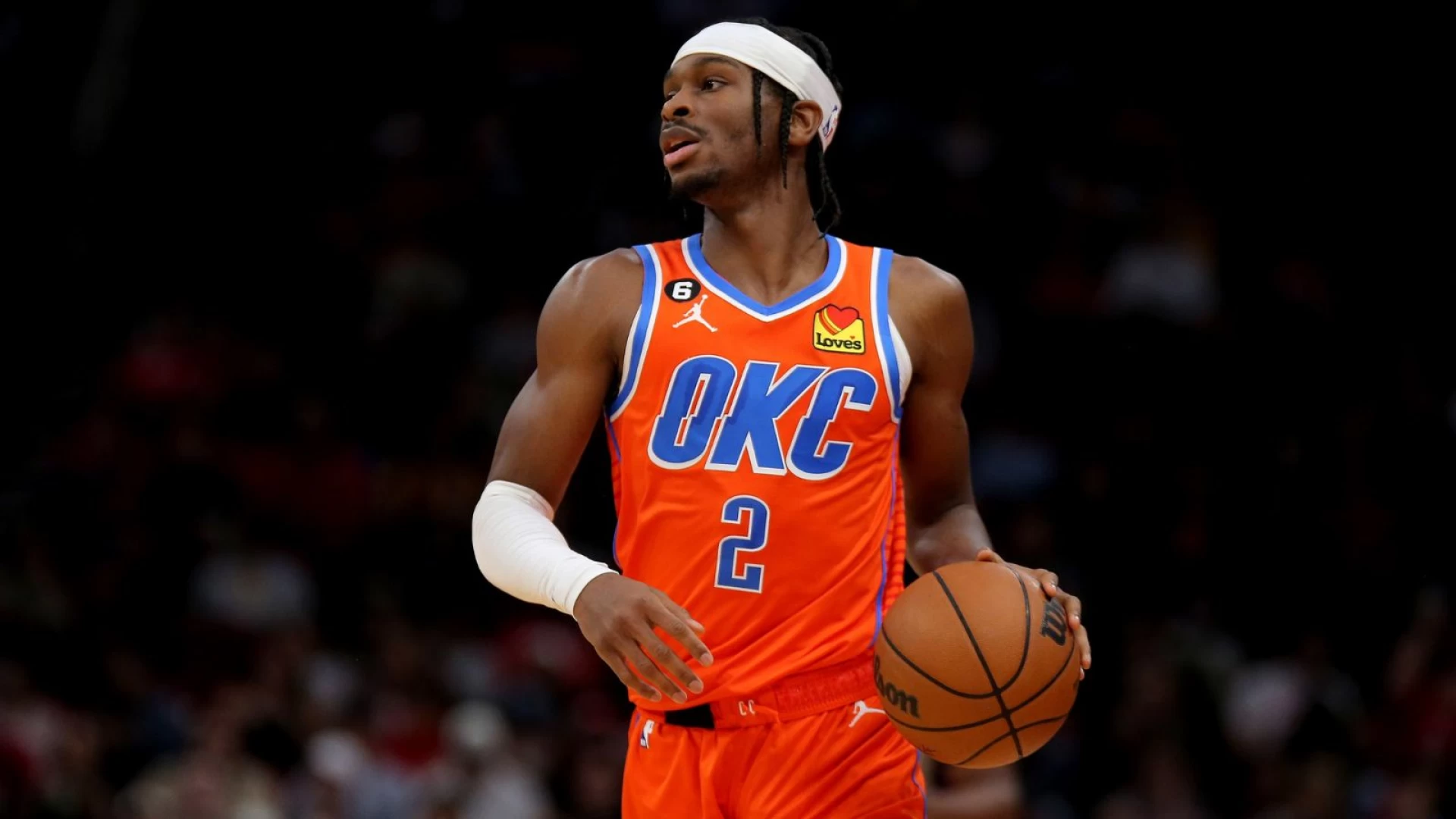 OKC Thunder Triumph as Favorites Against Dallas Mavericks