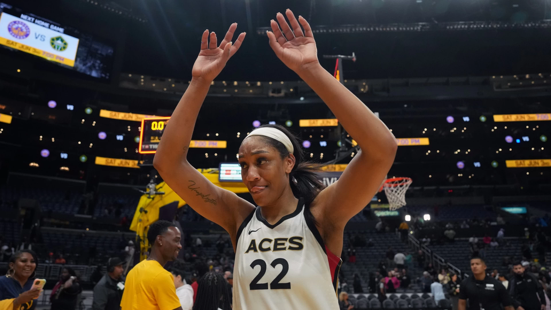 A'ja Wilson Scores 30 in Aces Narrow Victory Over Mercury