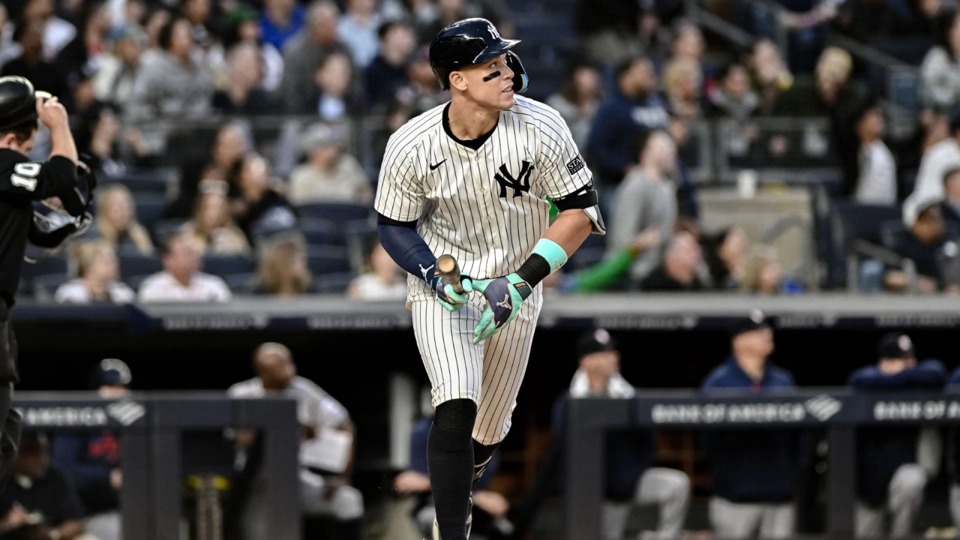 Aaron Judge Leads MLB Home Run Race: An Insider's Take