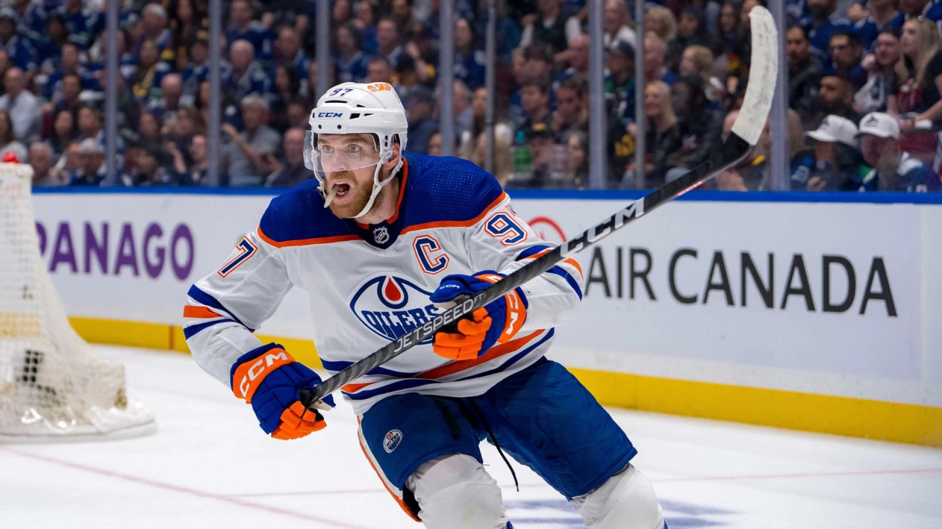 Wayne Gretzky's Record Playoff Points & Connor McDavid's Chase