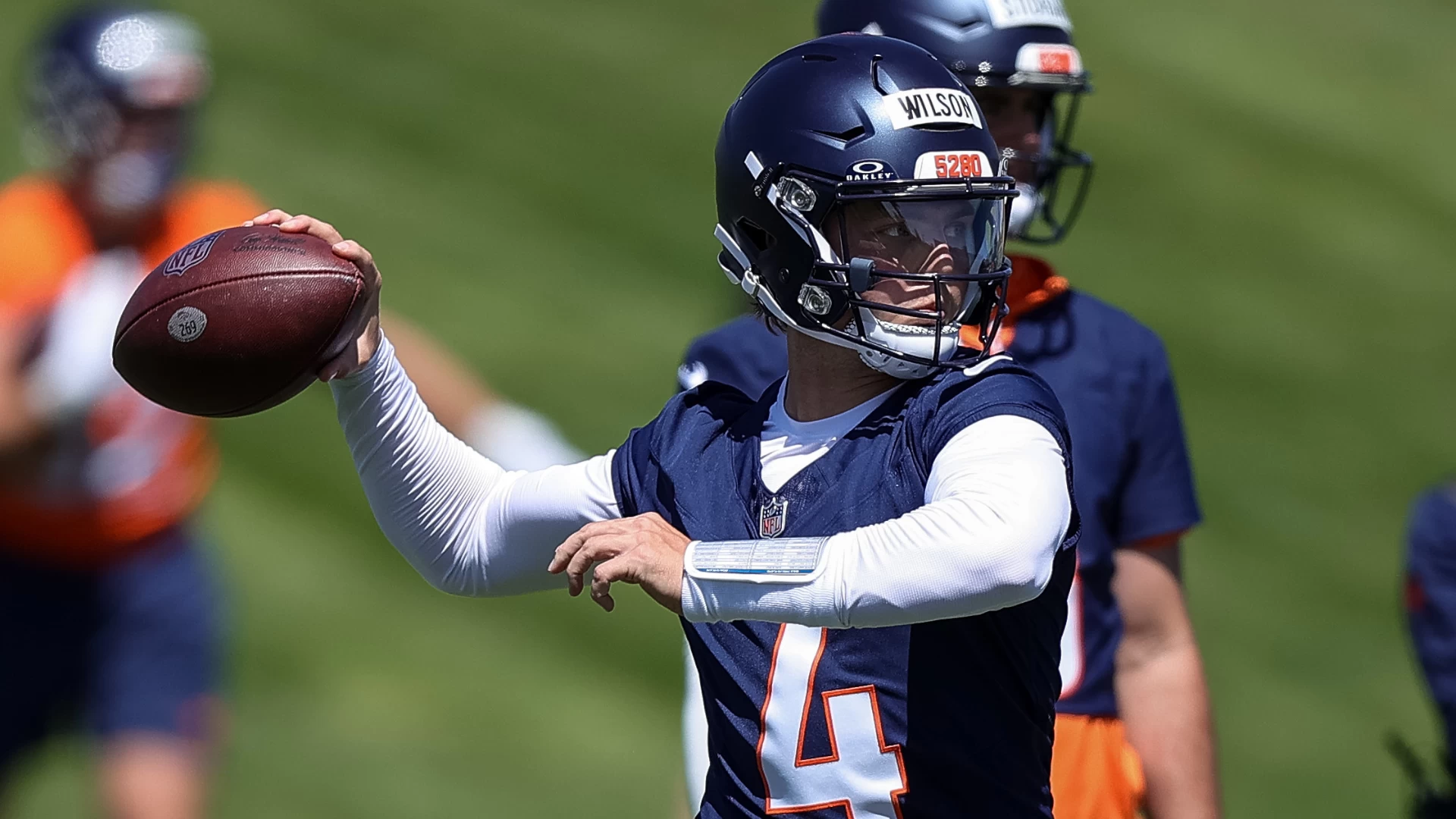 Elevating NFL Quarterbacks: The Role of Top Coaches