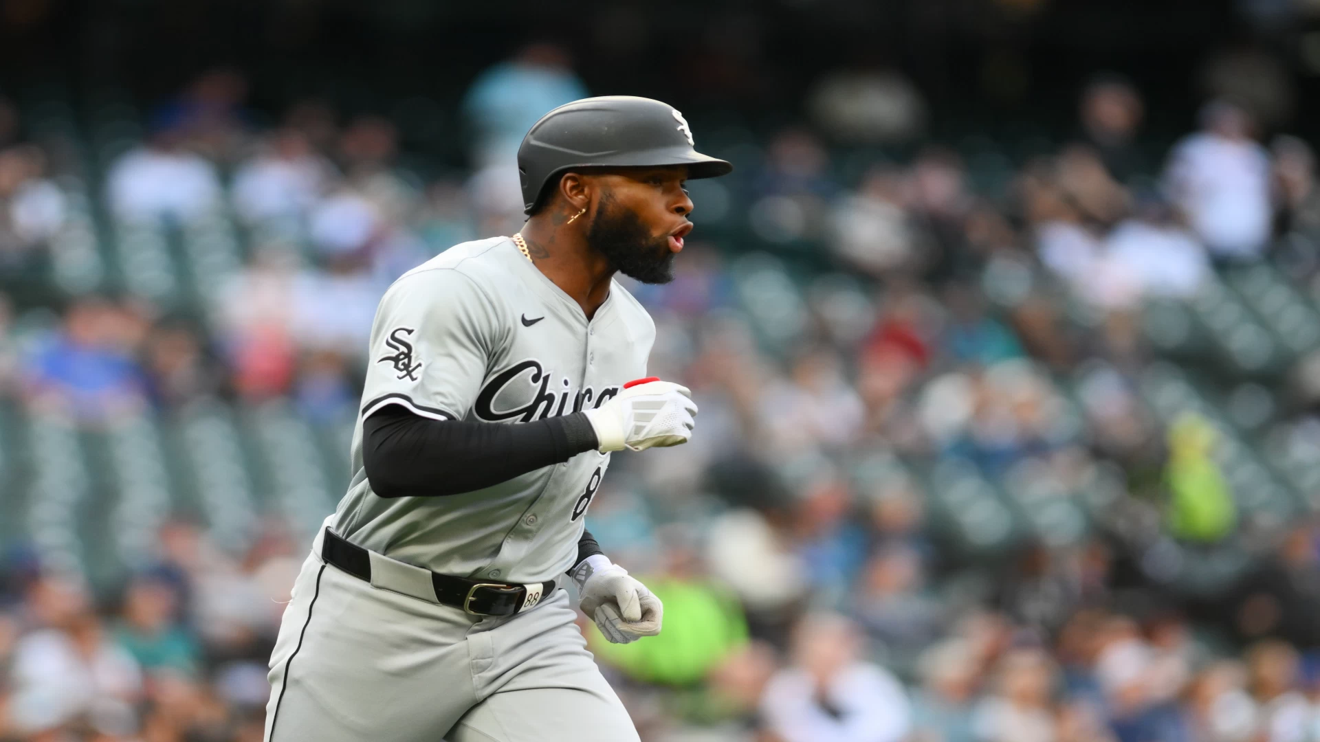 Exploring a Potential Mariners Trade for Luis Robert