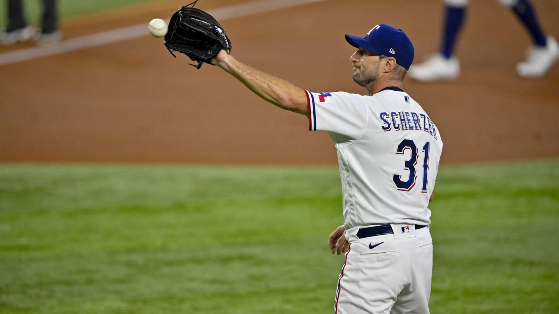 Scherzer, Rangers Prepare for Matchup vs. Cardinals