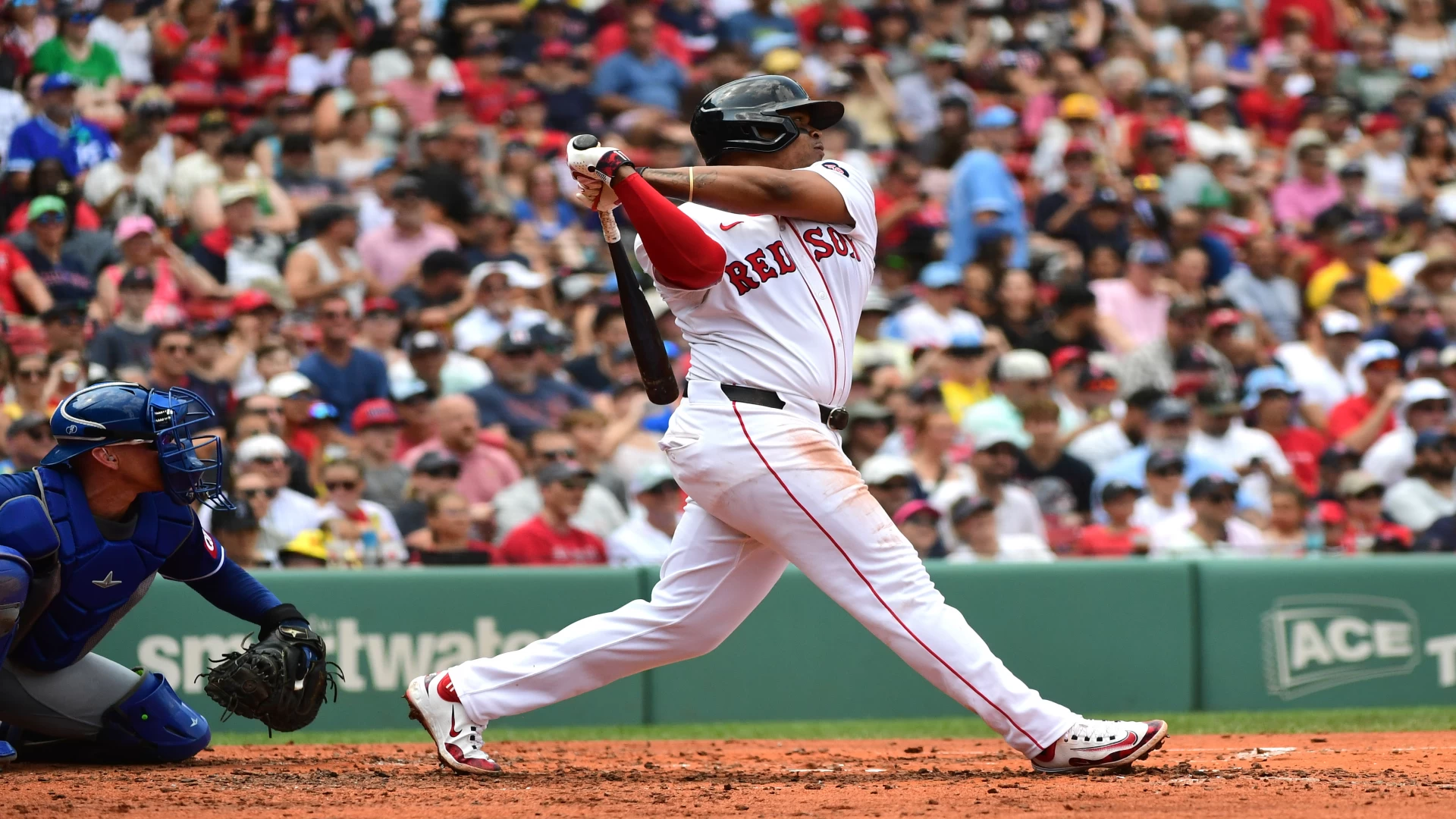 Red Sox Edge Mariners 3-2 in Thrilling 10-Inning Victory