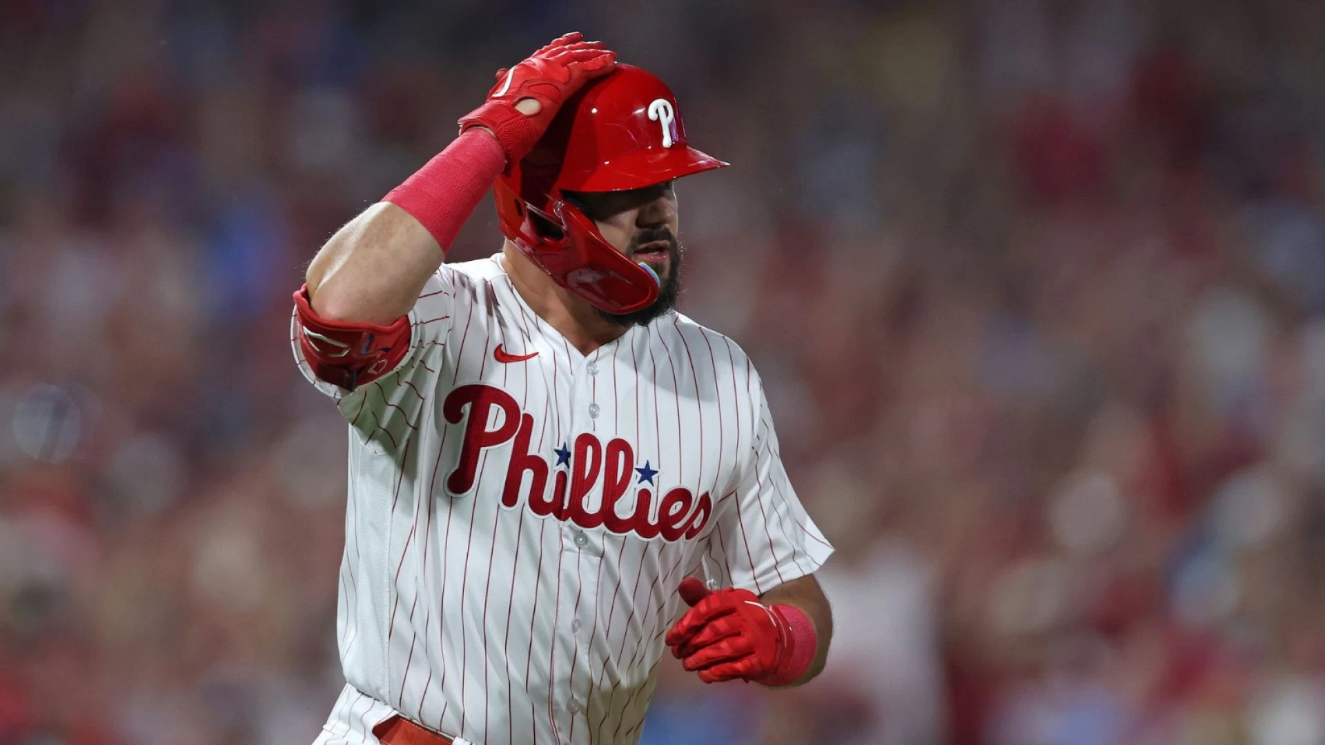 Kyle Schwarber's Home Run Helps Phillies Beat Dodgers 6-2