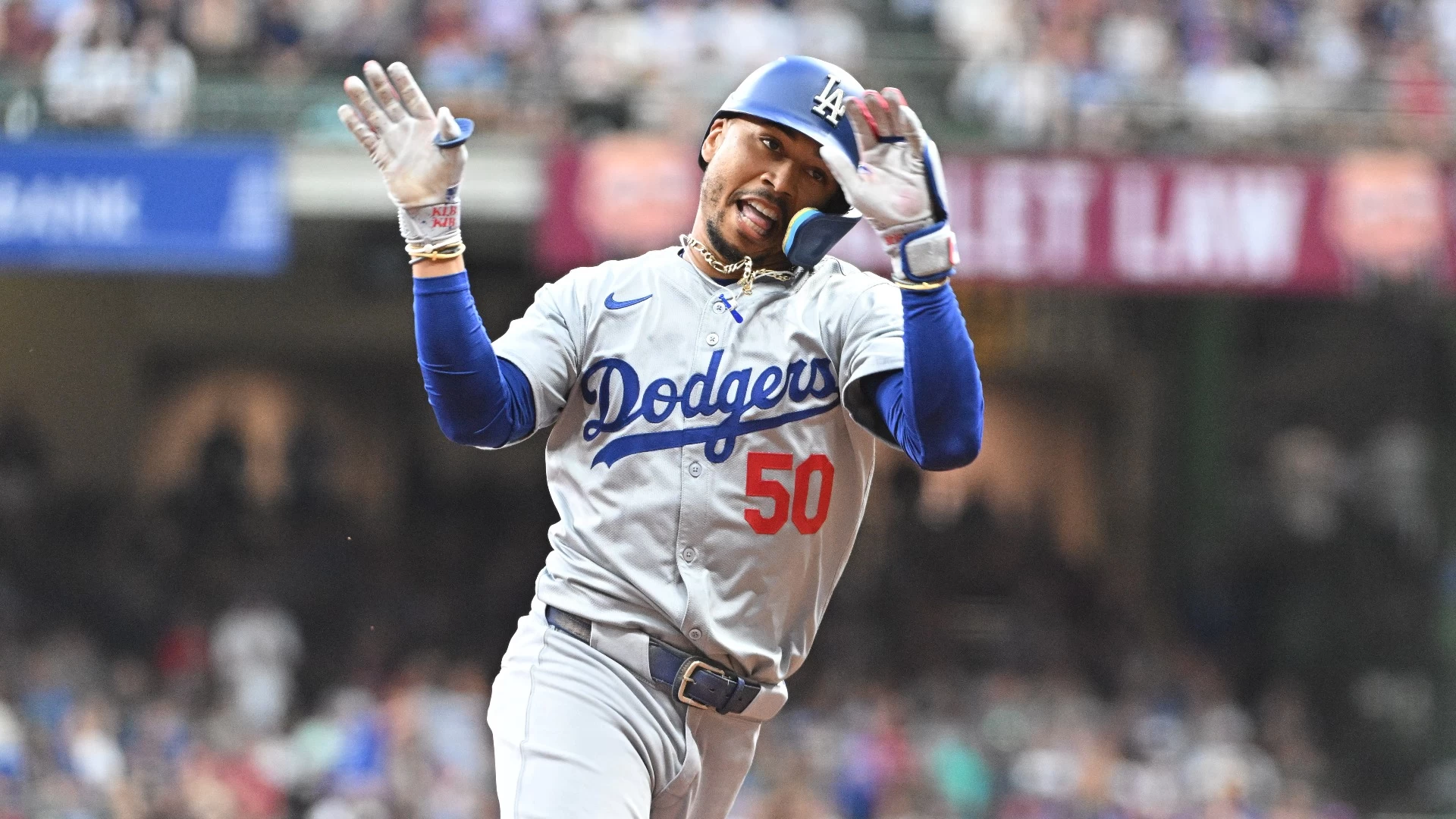 Mookie Betts Shines in Return, Dodgers Beat Brewers 5-2