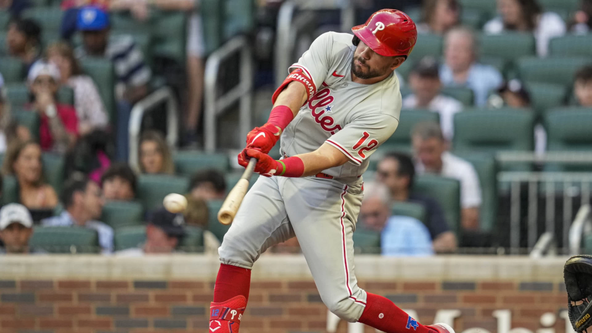 Kyle Schwarber's Home Run Streak Heats Up in August