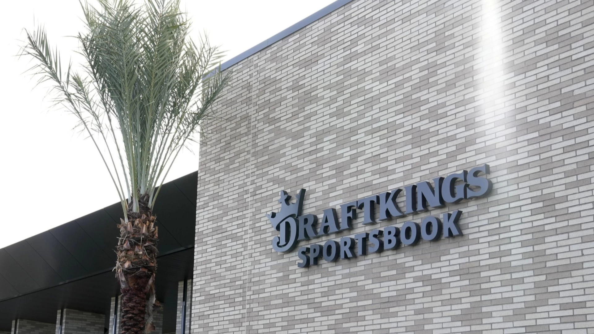 NFL PA Sues DraftKings Over Breach of Contract Allegations