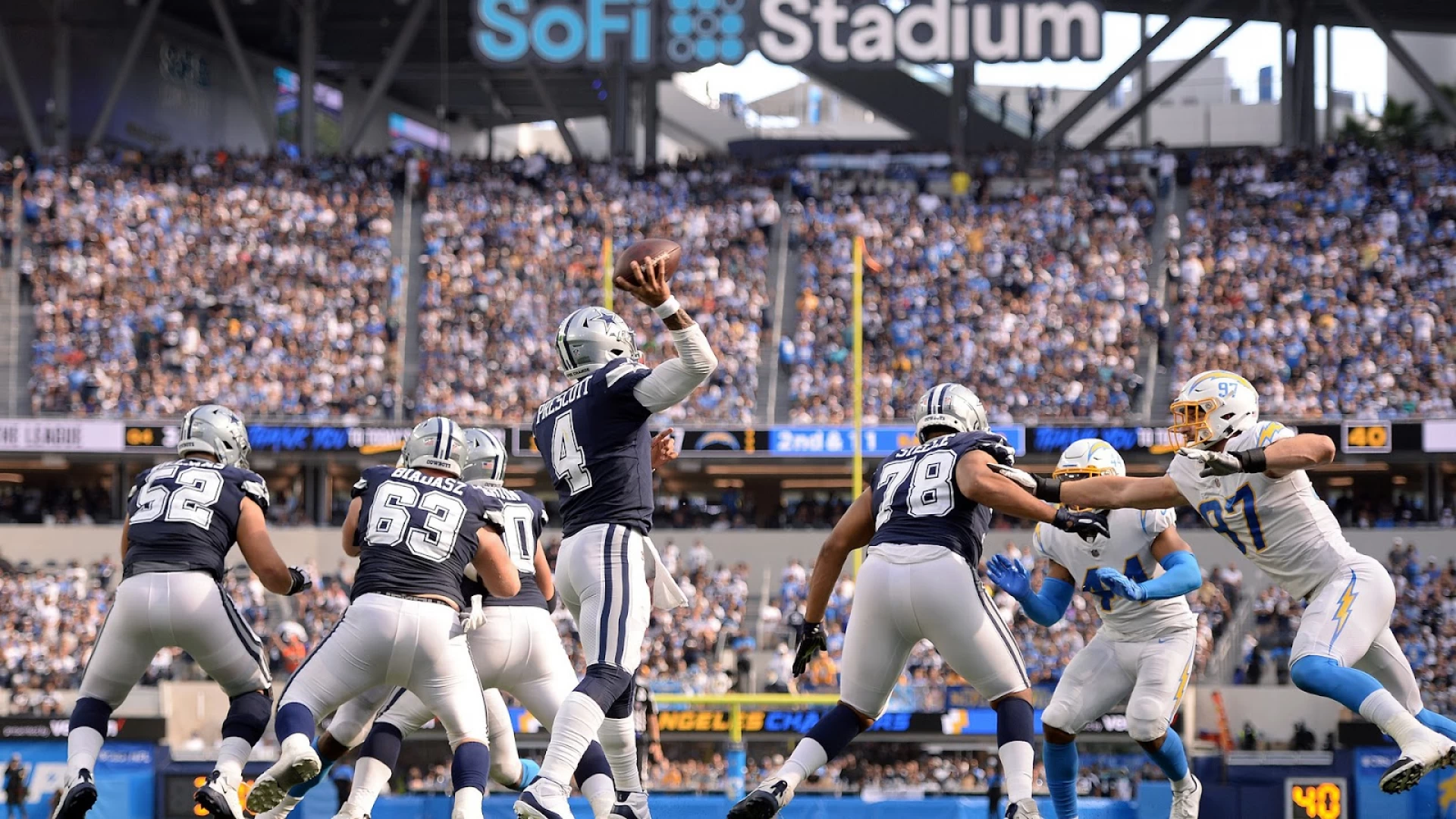 Jerry Jones Defends His Role as Cowboys GM and Owner