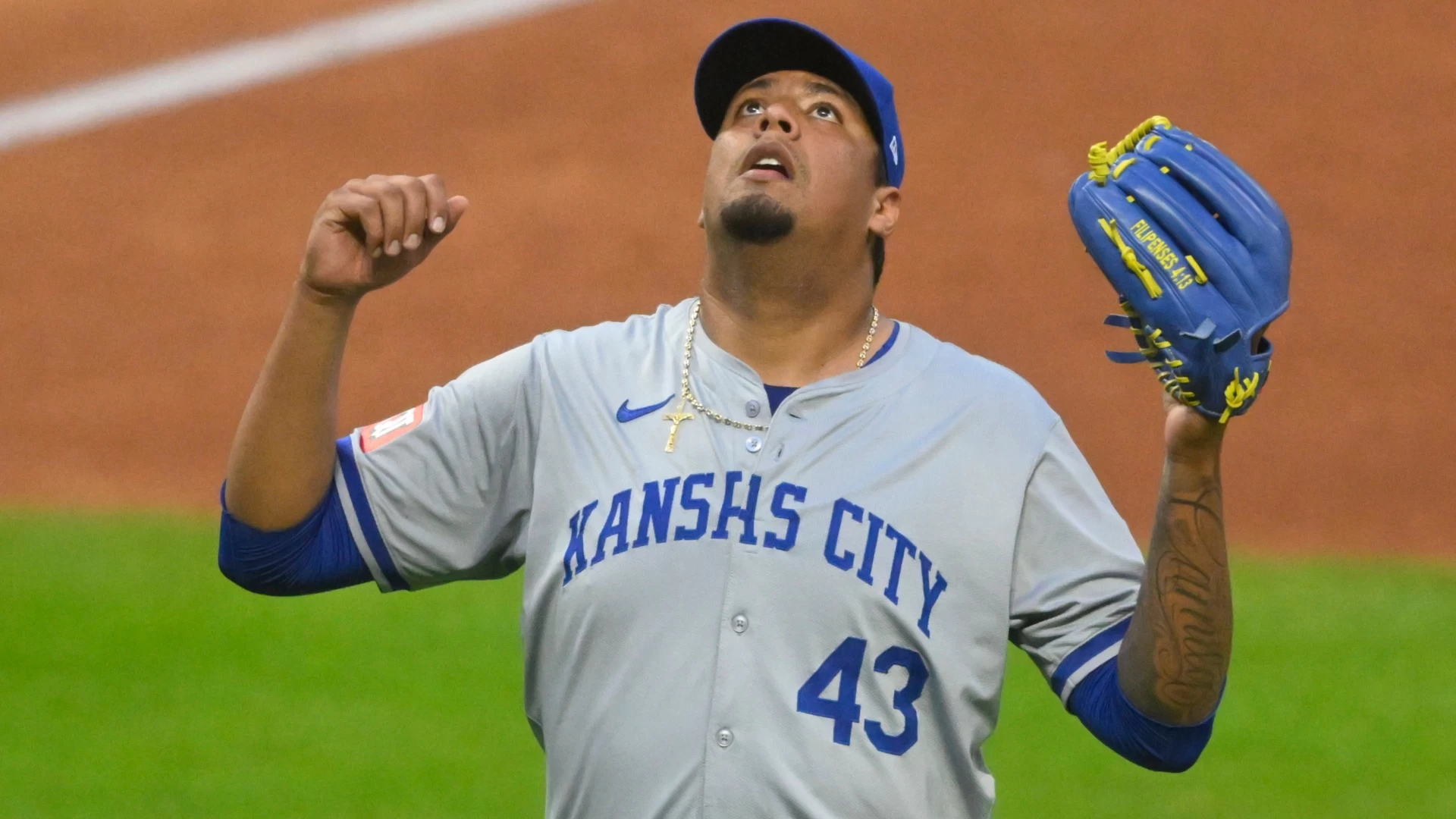 Kansas City Royals Triumph in Rainy Game Against Guardians
