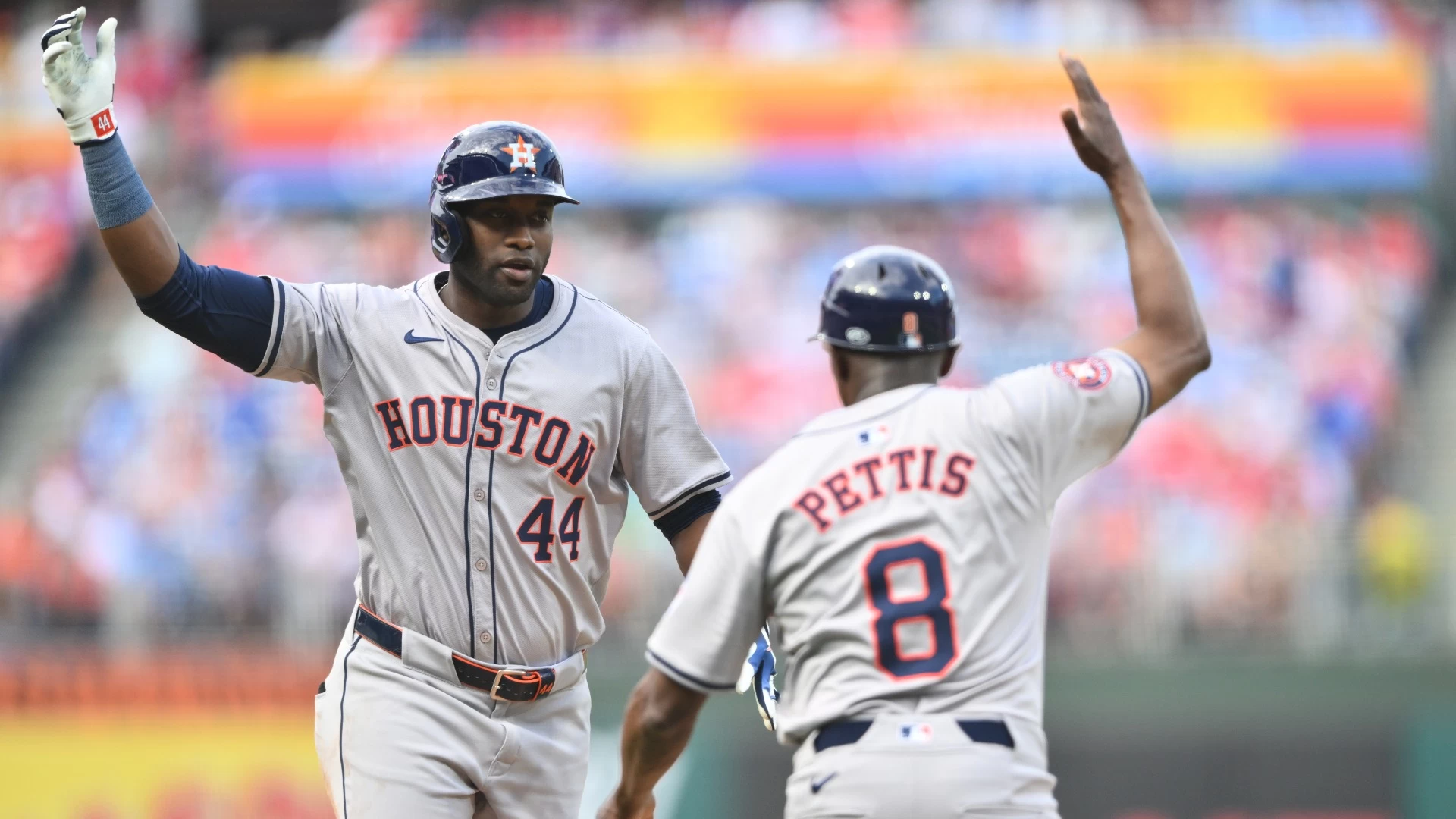 Astros Dominate Phillies 10-0: Alvarez Hits Three Homers