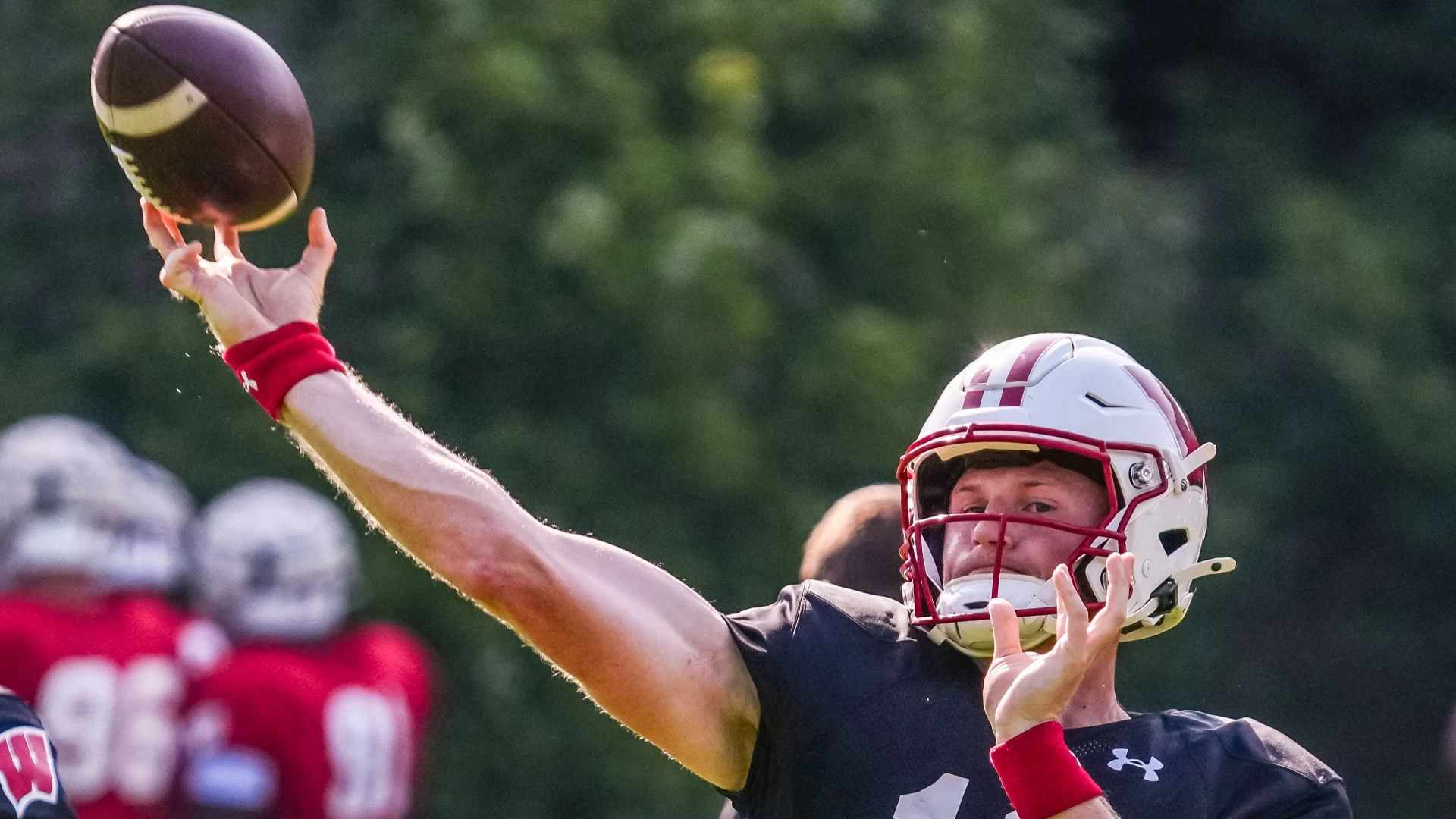 Previewing Key College Football Games This Friday Night