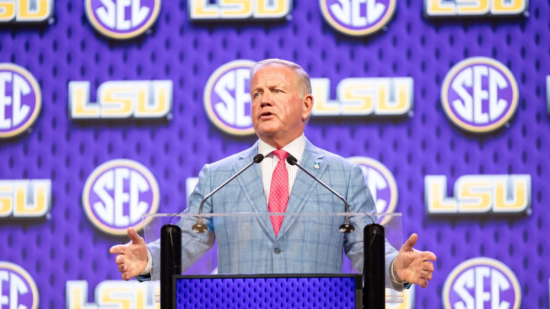 USC vs LSU: Top 25 Showdown in a Las Vegas Preview
