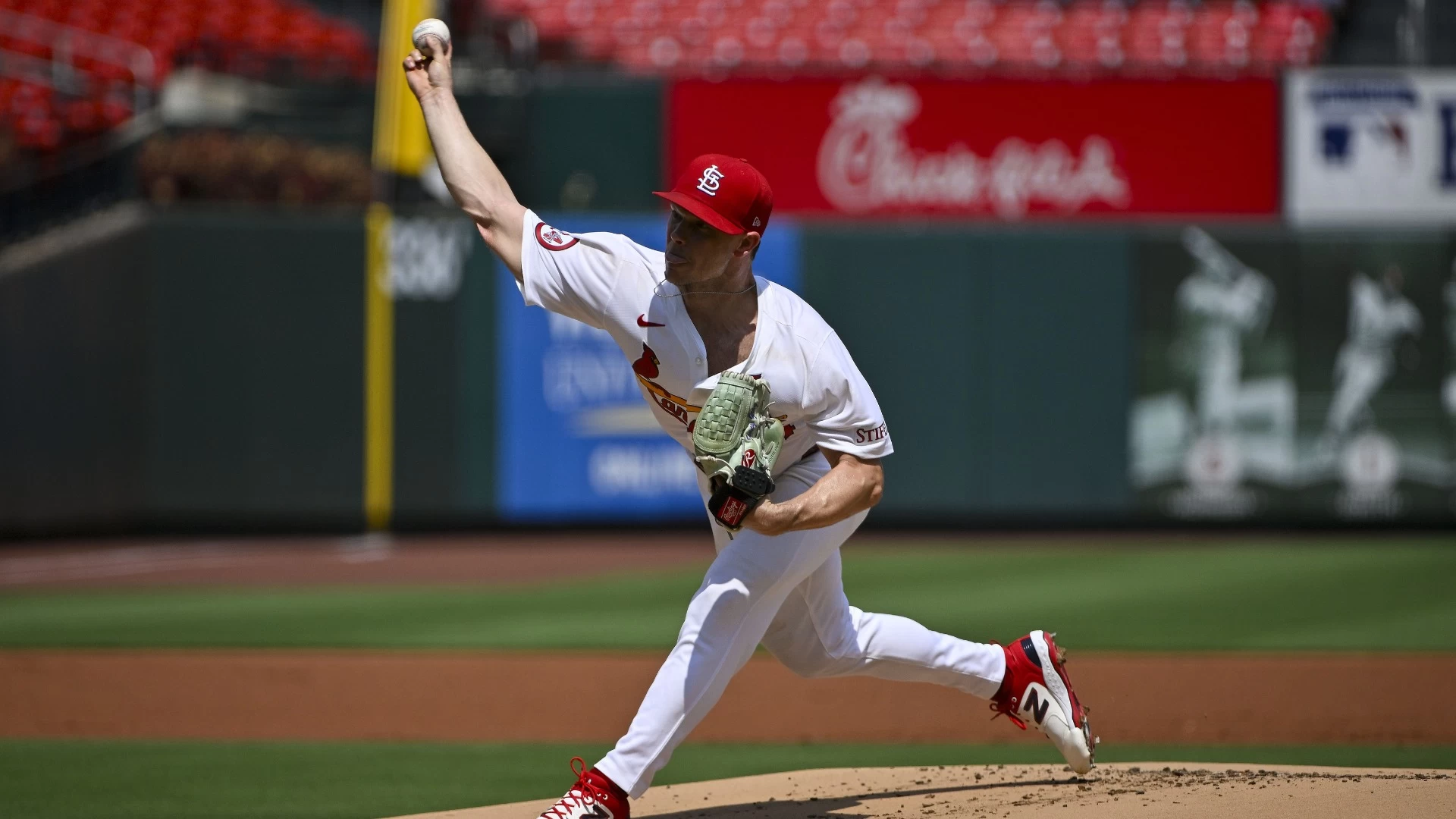 Gray & Rea Duel in Milwaukee: Cardinals vs Brewers Preview