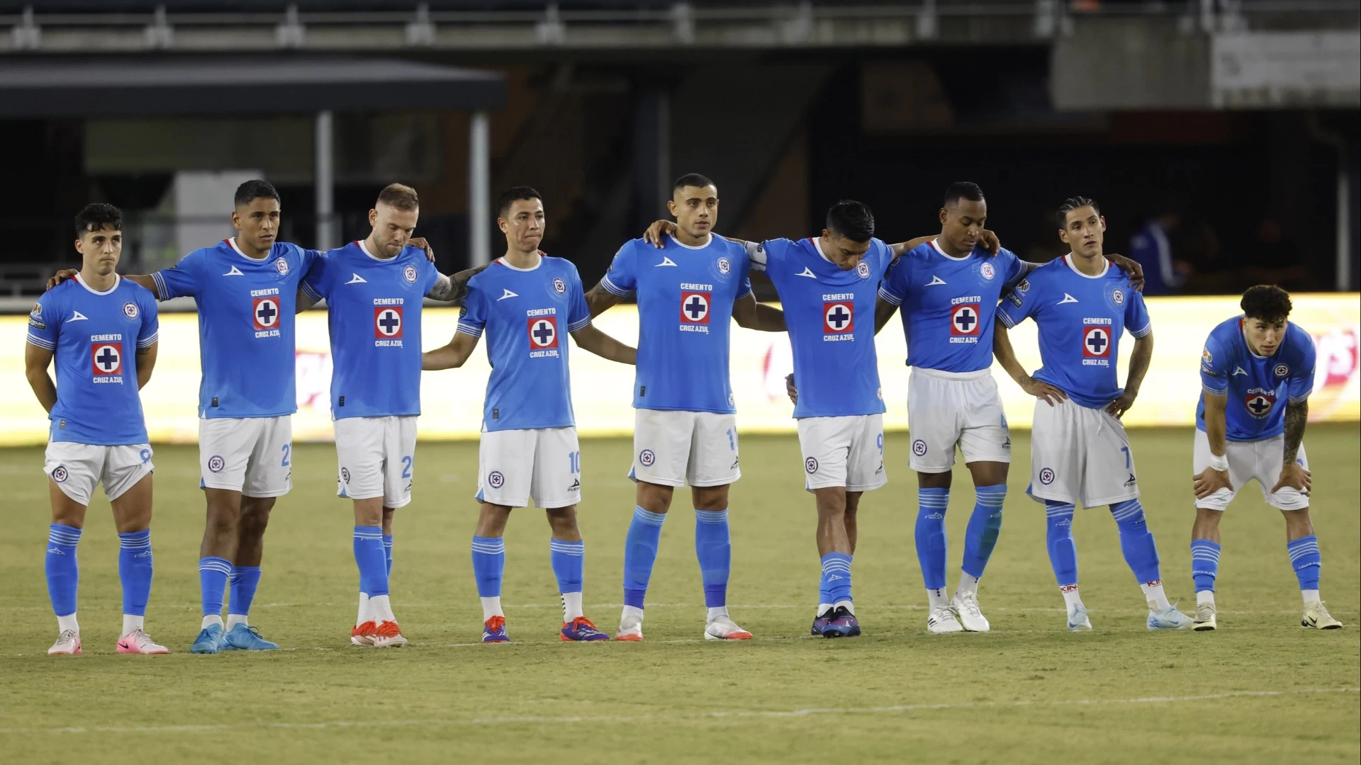 Cruz Azul's Dominance in Liga Aki Despite Challenges