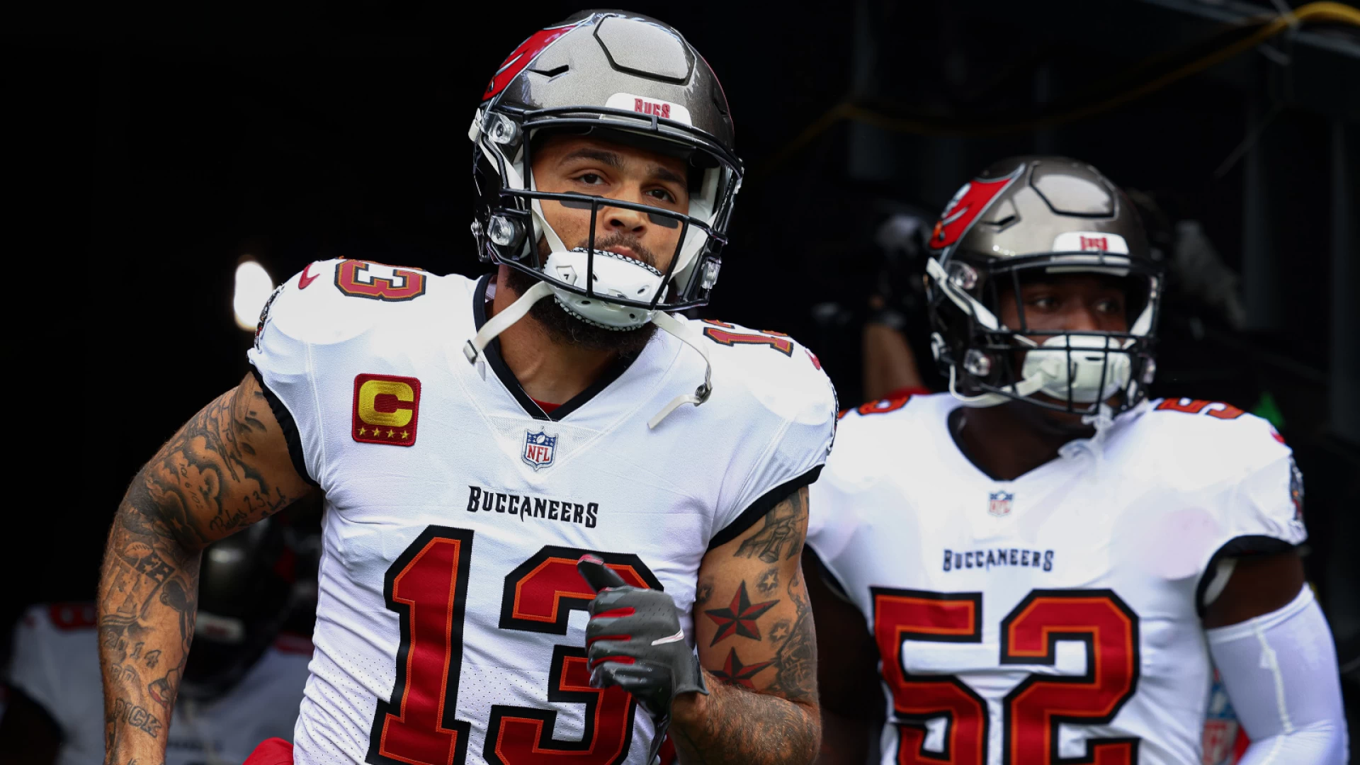 Commanders vs. Buccaneers: Game Insights & Key Players