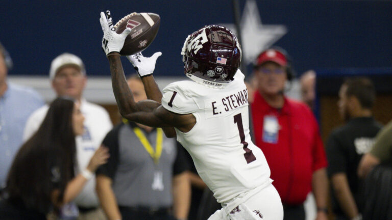 5. Evan Stewart - Oregon Ducks