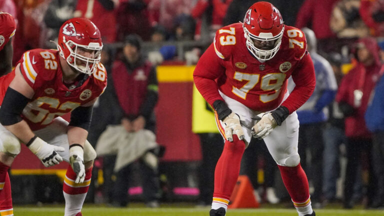 76. Donovan Smith - OT