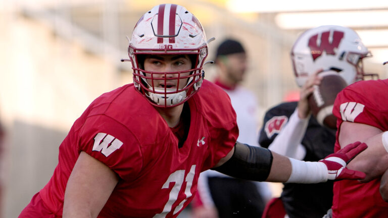16. Riley Mahlman - Wisconsin Badgers