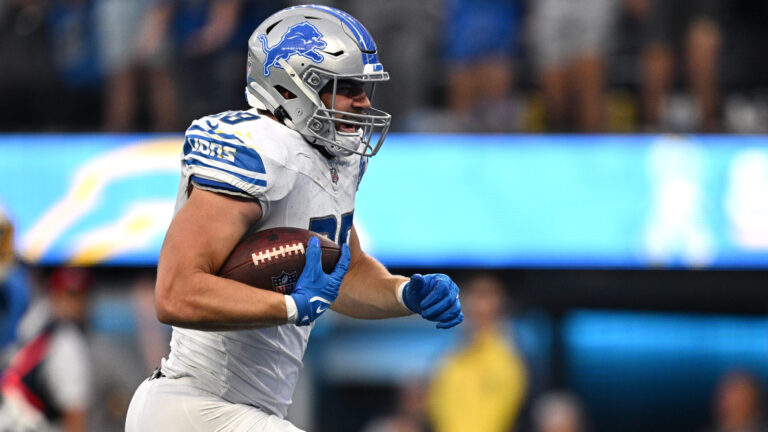 142. Brock Wright – TE