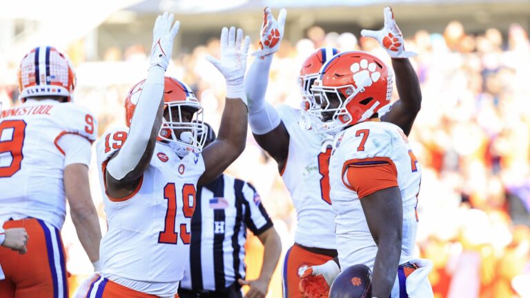 104. Keith Adams - Clemson Tigers