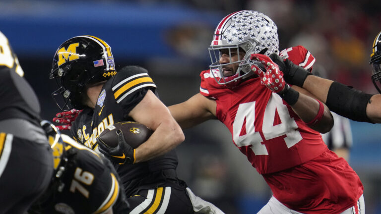 20. Atlanta Falcons - JT Tuimoloau (DE)