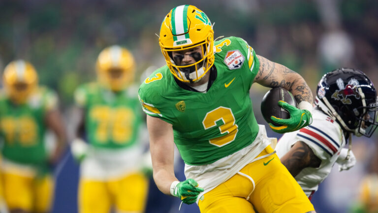 #5 - Oregon Ducks (At-Large) vs. #12 - Boise State Broncos (G5 Auto-Bid)