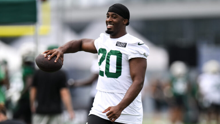 1.05: Breece Hall, RB, New York Jets