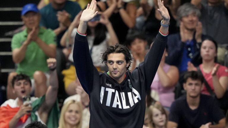 9) Italy: 12 Gold Medals (13 Silver Medals+15 Bronze Medals)