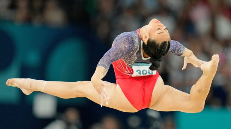 33) Sunisa Lee  | BRONZE Medal