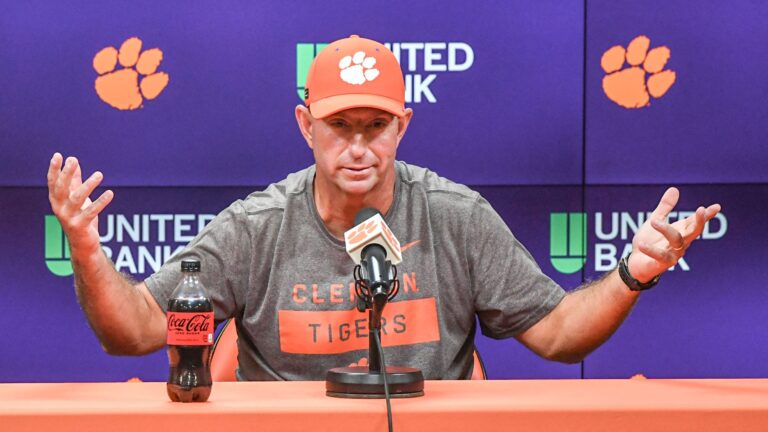 10. Clemson Tigers