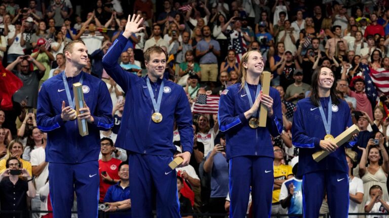 61) Caeleb Dressel, Nic Fink, Torri Huske, Ryan Murphy, Regan Smith, Charlie Swanson, Gretchen Walsh, Abbey Weitzeil | GOLD Medal