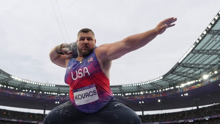 51) Joe Kovacs  | SILVER Medal