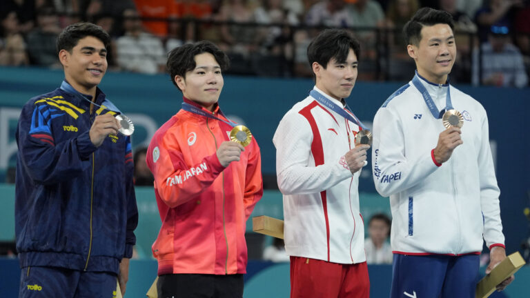 66) (Tied) Colombia: 0 Gold Medals (3 Silver Medals +1 Bronze Medal)