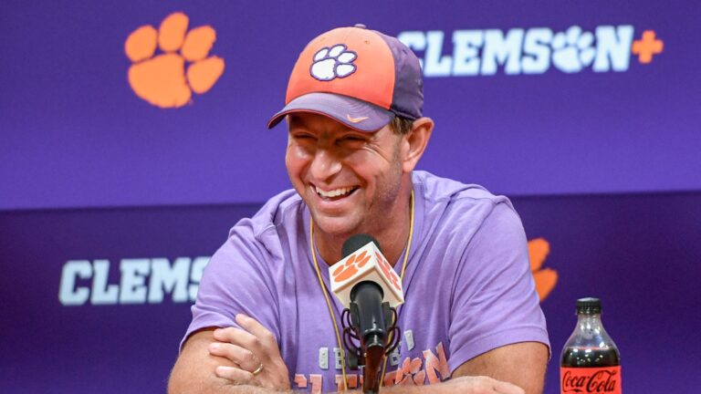 10. Clemson Tigers