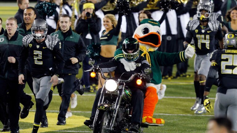 5 Seed - Oregon Ducks (#3) vs. 12 Seed Memphis Tigers (Unranked)