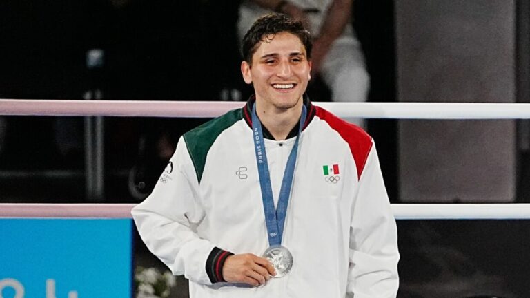 65) Mexico: 0 Gold Medals (3 Silver Medals+2 Bronze Medals)