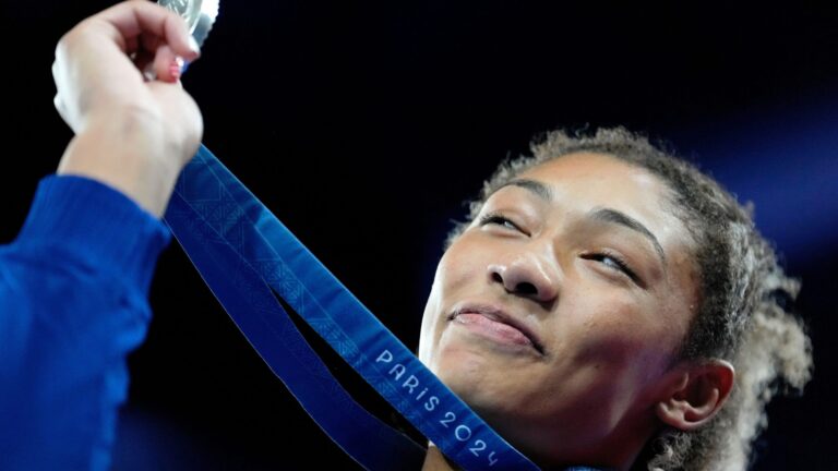 123) Alexis Blades | SILVER Medal