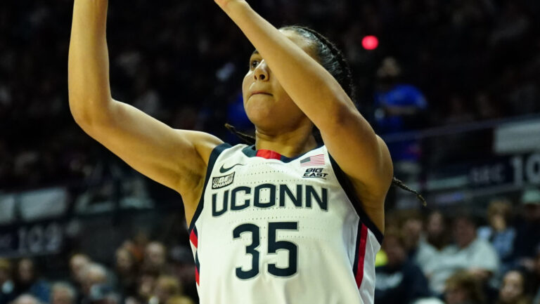15. Azzi Fudd (College Basketball)