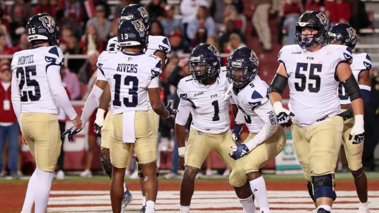 Central Michigan Chippewas 16 - FIU Panthers 52