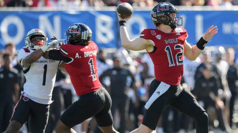 24. Northern Illinois Huskies